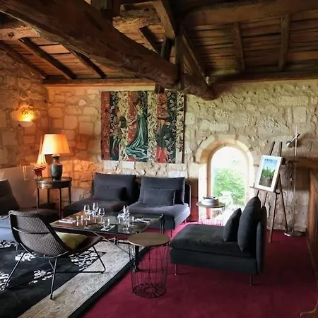 Chateau De La Vieille Chapelle Lugon et l'Ile du Carney
