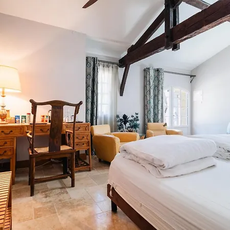 Bed & Breakfast Chateau De La Vieille Chapelle Lugon et l’Ile du Carney