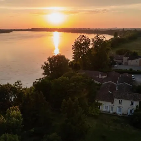 Chateau De La Vieille Chapelle 4* Lugon et l’Ile du Carney