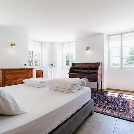 Chateau De La Vieille Chapelle Bed & Breakfast 4*