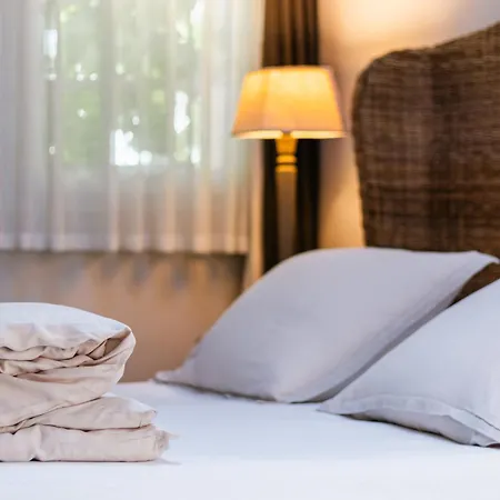 Chateau De La Vieille Chapelle Couette-café 4*