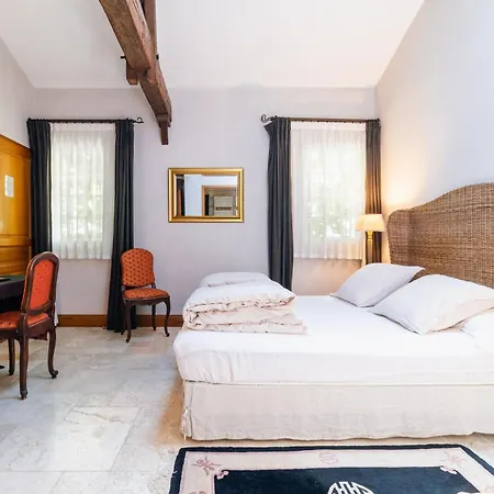 Bed & Breakfast Chateau De La Vieille Chapelle 4*