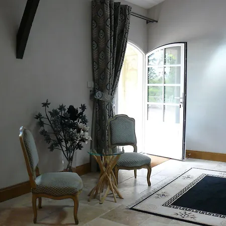 Chateau De La Vieille Chapelle Bed & Breakfast Lugon et l'Ile du Carney