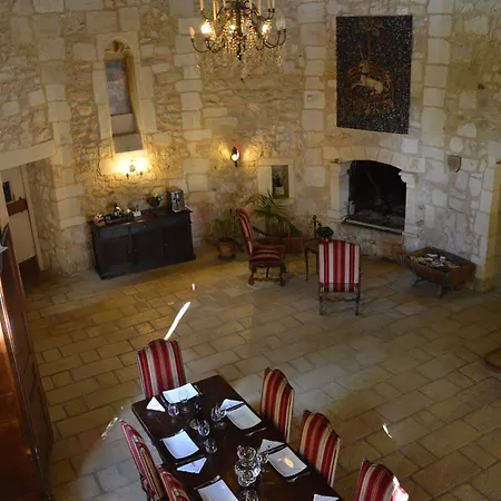 Chateau De La Vieille Chapelle Bed & Breakfast Lugon et l'Ile du Carney